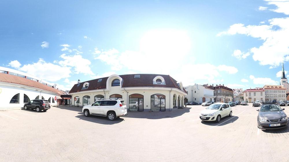 Braavo Hotel 3*